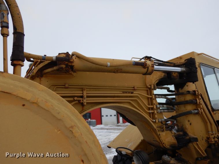 image for item HX9579 1987 Caterpillar 613C  elevating scraper