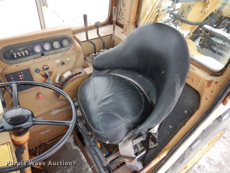 image for item HX9579 1987 Caterpillar 613C  elevating scraper