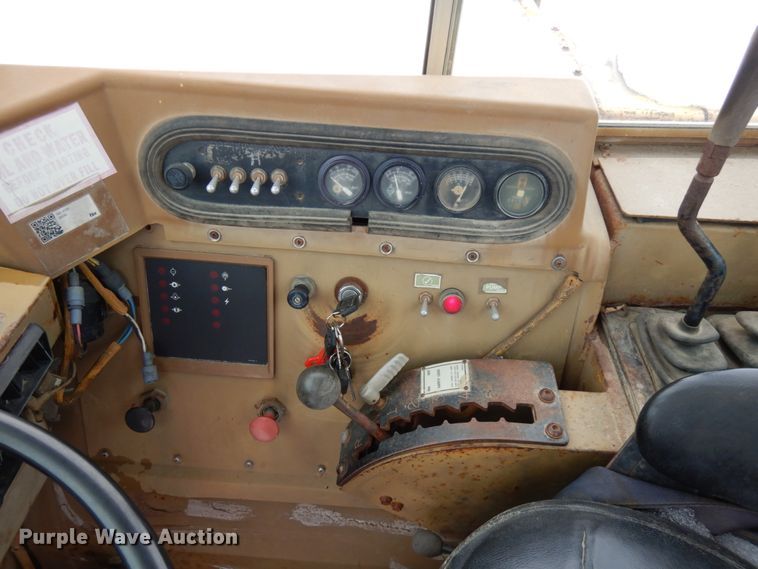 image for item HX9579 1987 Caterpillar 613C  elevating scraper