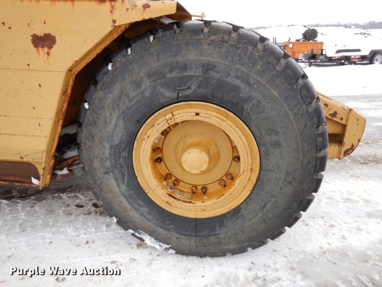 image for item HX9579 1987 Caterpillar 613C  elevating scraper