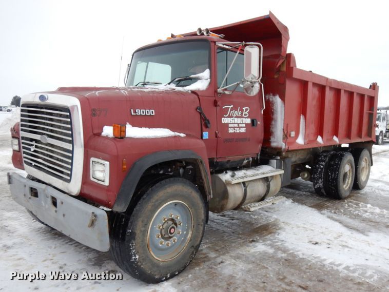 image for item HX9580 1996 Ford L9000  dump truck