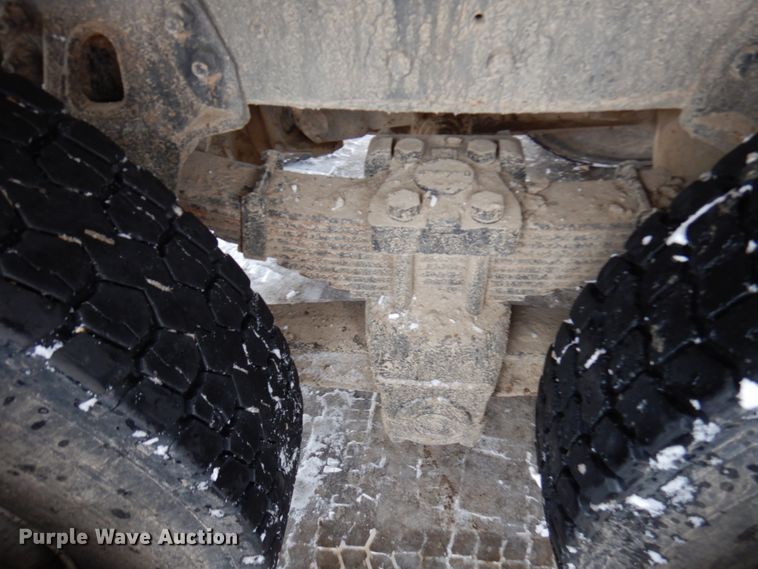 image for item HX9580 1996 Ford L9000  dump truck