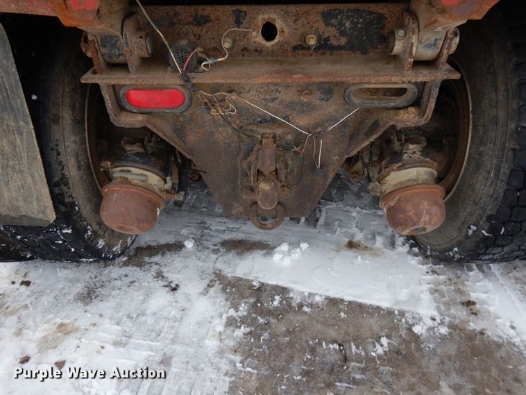 image for item HX9580 1996 Ford L9000  dump truck