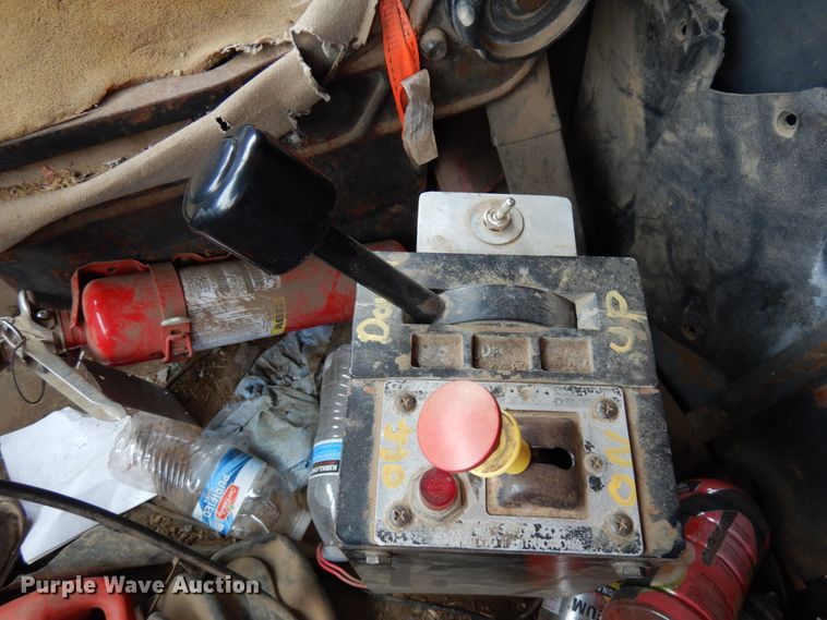 image for item HX9580 1996 Ford L9000  dump truck