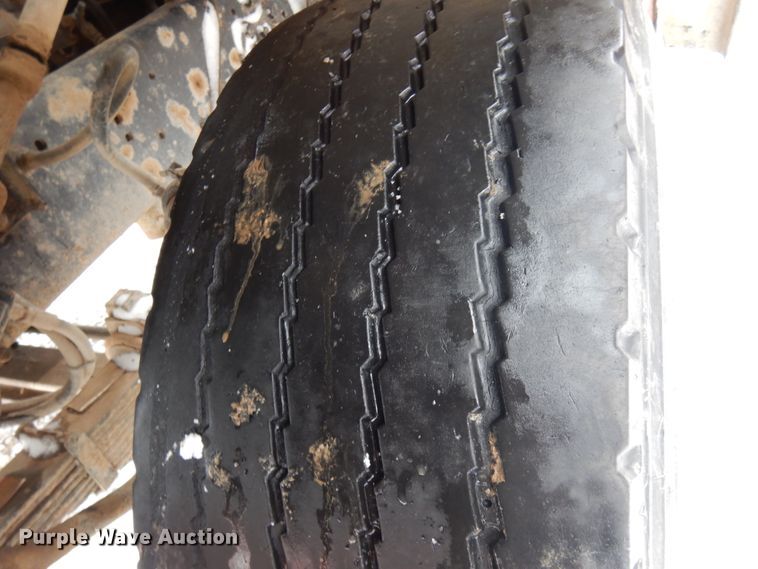 image for item HX9580 1996 Ford L9000  dump truck