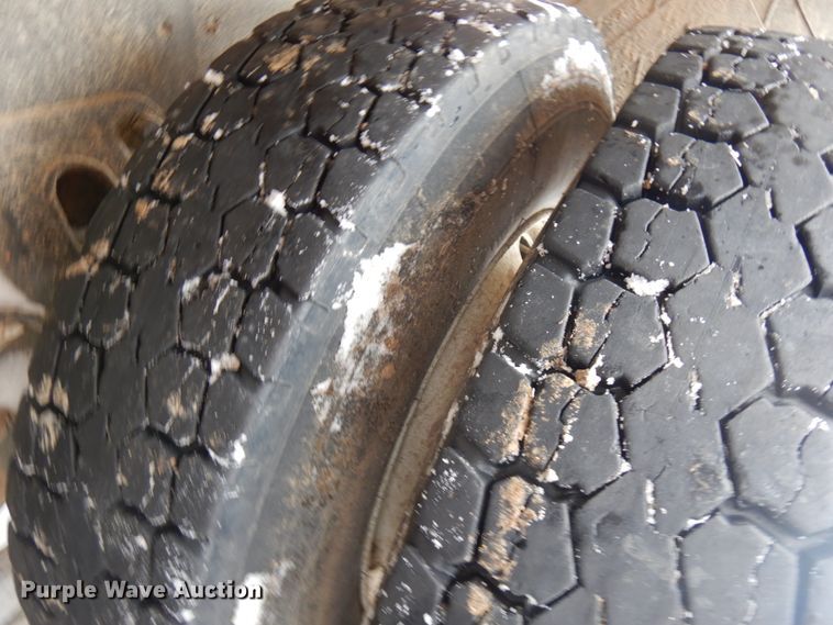 image for item HX9580 1996 Ford L9000  dump truck