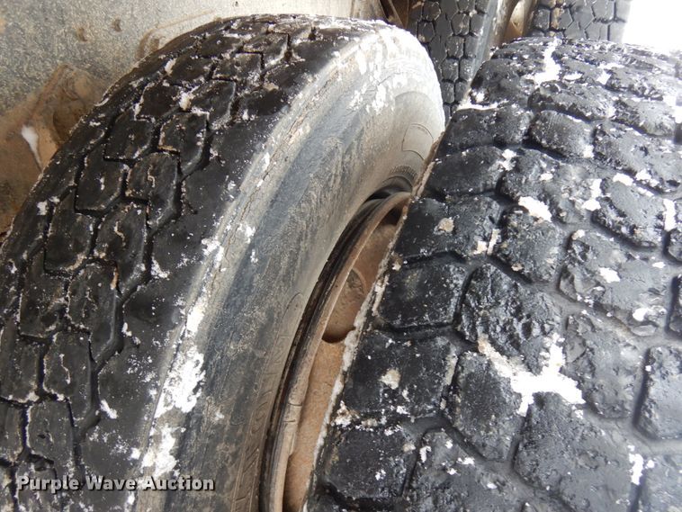 image for item HX9580 1996 Ford L9000  dump truck