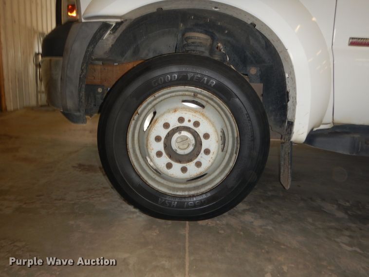 image for item IG9188 2007 Ford F550 Super Duty  winch truck