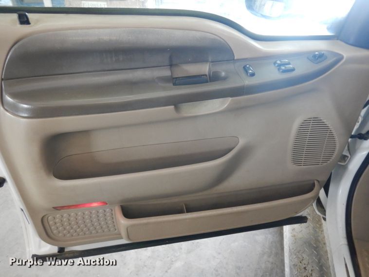 image for item IG9190 2002 Ford F550 Super Duty  winch truck