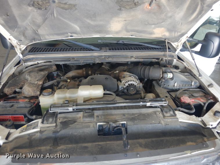 image for item IG9190 2002 Ford F550 Super Duty  winch truck