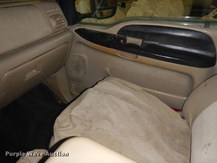 image for item IG9191 2006 Ford F550 Super Duty  winch truck