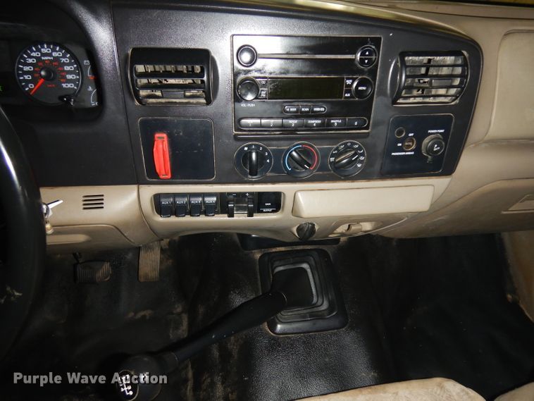 image for item IG9191 2006 Ford F550 Super Duty  winch truck