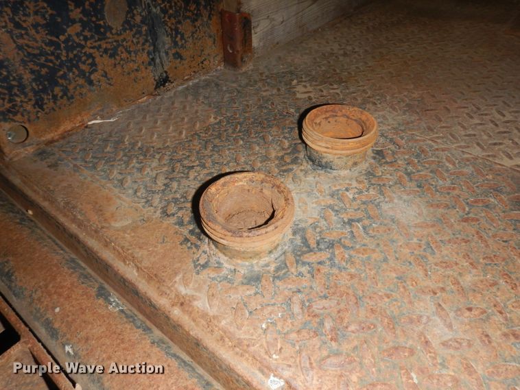 image for item IG9191 2006 Ford F550 Super Duty  winch truck