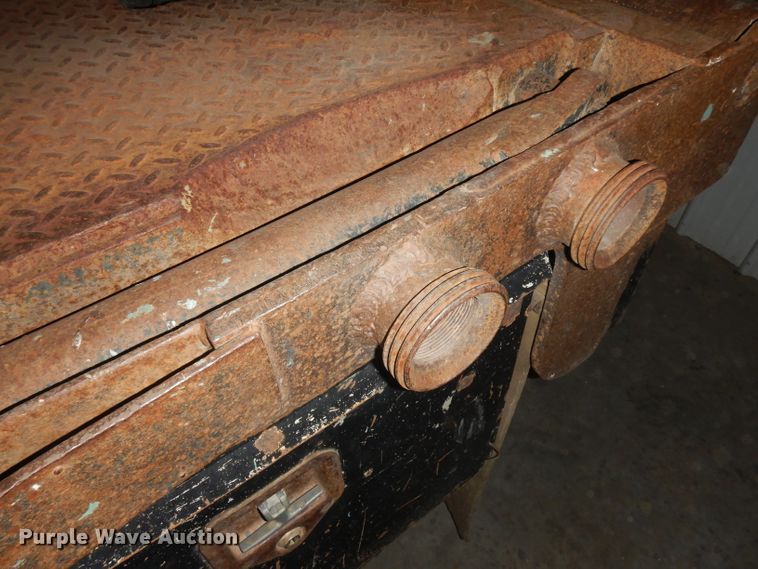 image for item IG9191 2006 Ford F550 Super Duty  winch truck