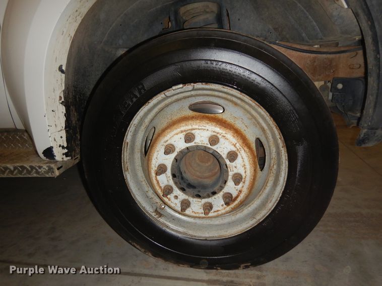 image for item IG9191 2006 Ford F550 Super Duty  winch truck