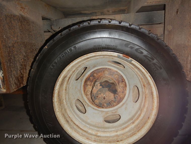 image for item IG9191 2006 Ford F550 Super Duty  winch truck