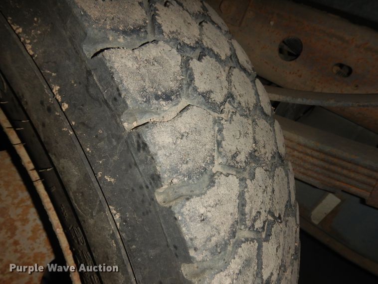 image for item IG9191 2006 Ford F550 Super Duty  winch truck