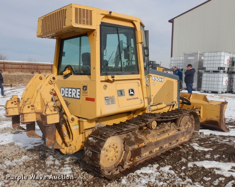 image for item IG9196 2002 John Deere 450H  dozer