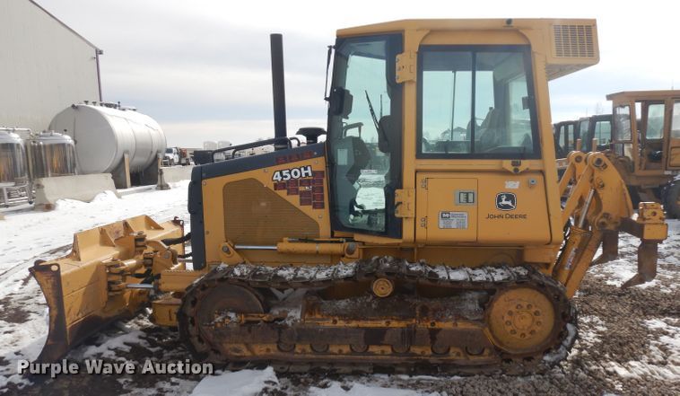 image for item IG9196 2002 John Deere 450H  dozer