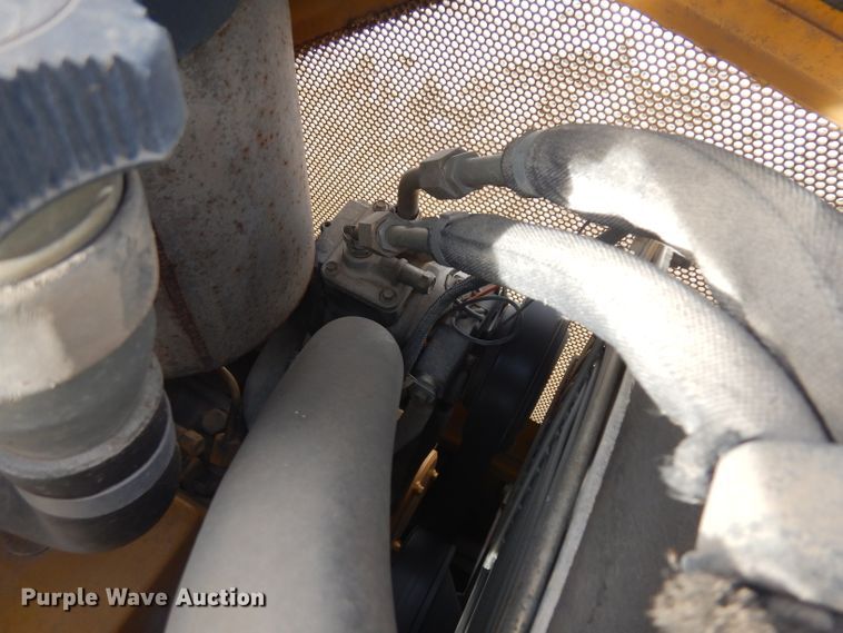 image for item IG9196 2002 John Deere 450H  dozer