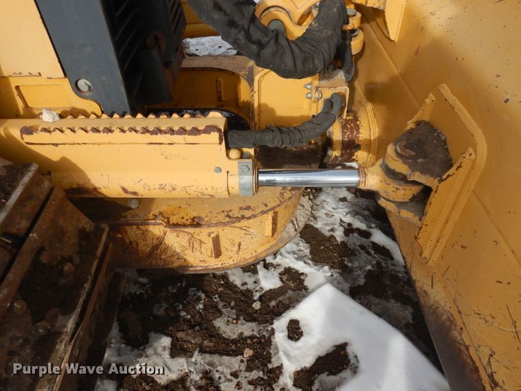 image for item IG9196 2002 John Deere 450H  dozer