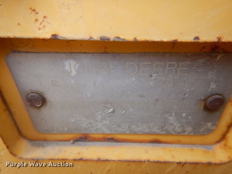 image for item IG9196 2002 John Deere 450H  dozer