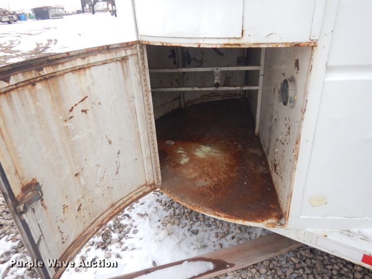 image for item IG9197 1986 livestock trailer