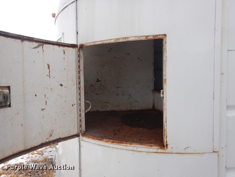 image for item IG9197 1986 livestock trailer