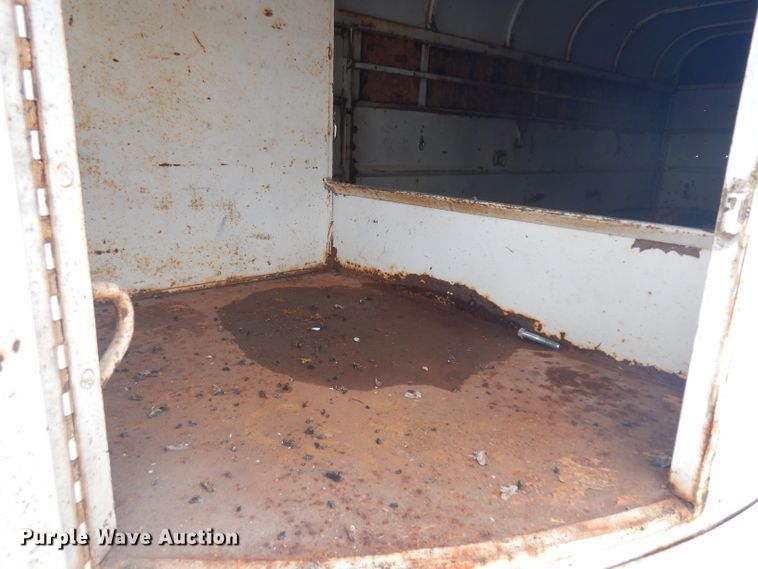 image for item IG9197 1986 livestock trailer