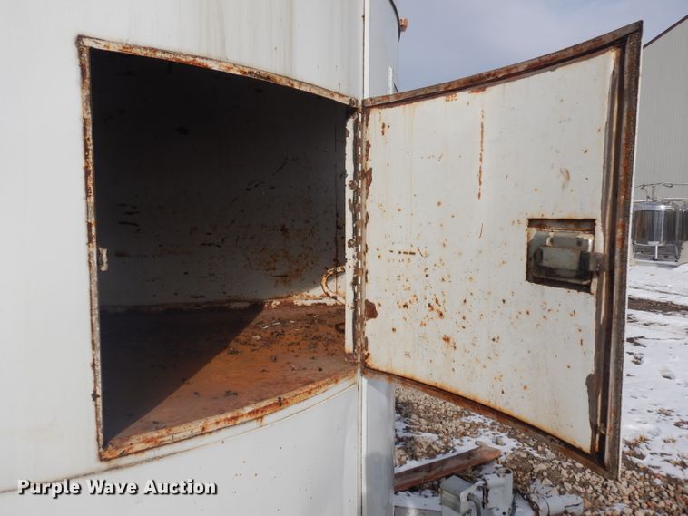 image for item IG9197 1986 livestock trailer