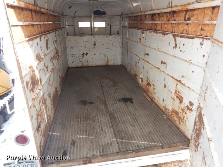 image for item IG9197 1986 livestock trailer