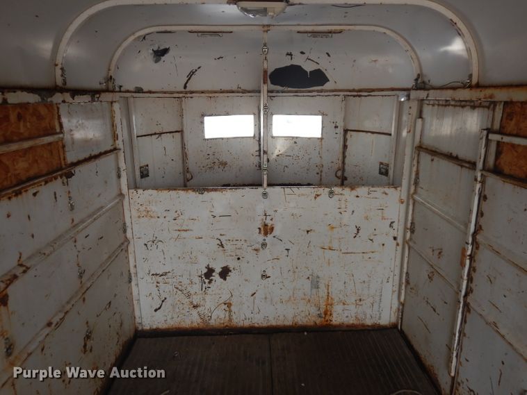 image for item IG9197 1986 livestock trailer