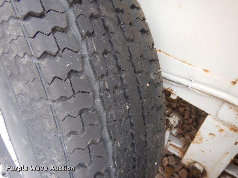 image for item IG9197 1986 livestock trailer