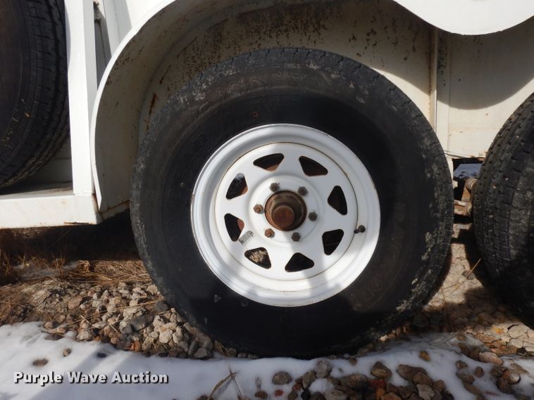 image for item IG9197 1986 livestock trailer