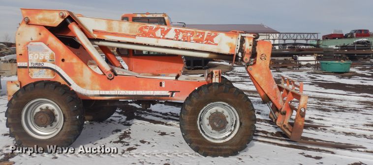 image for item IG9200 1997 SkyTrak 6036  telehandler