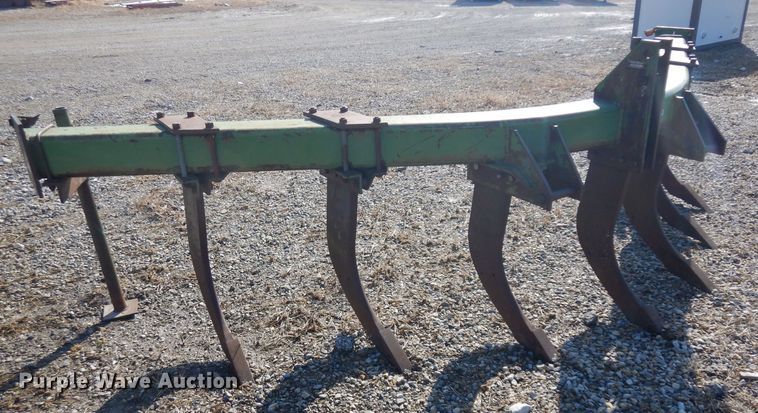 image for item IG9212 John Deere E0900 V-ripper