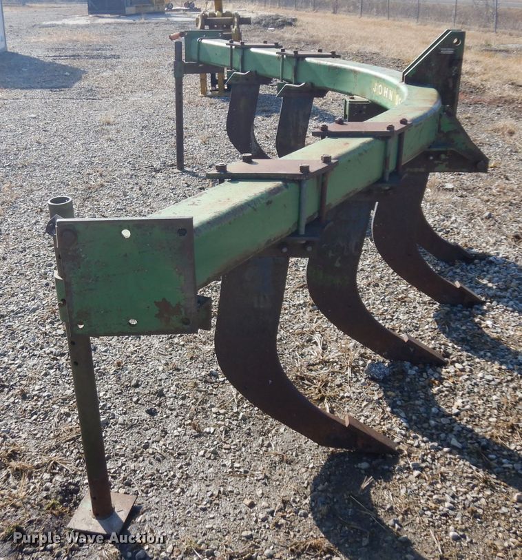 image for item IG9212 John Deere E0900 V-ripper