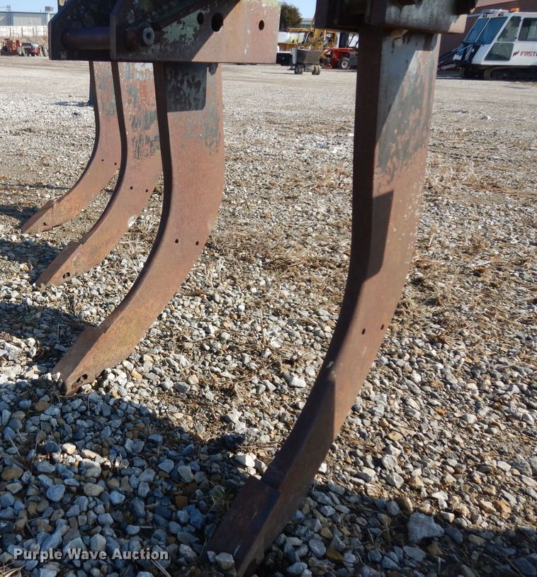 image for item IG9212 John Deere E0900 V-ripper