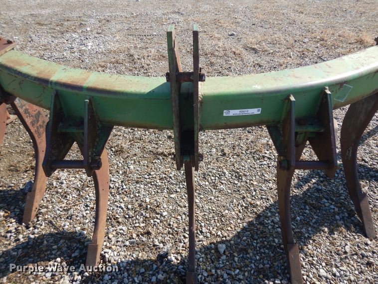 image for item IG9212 John Deere E0900 V-ripper