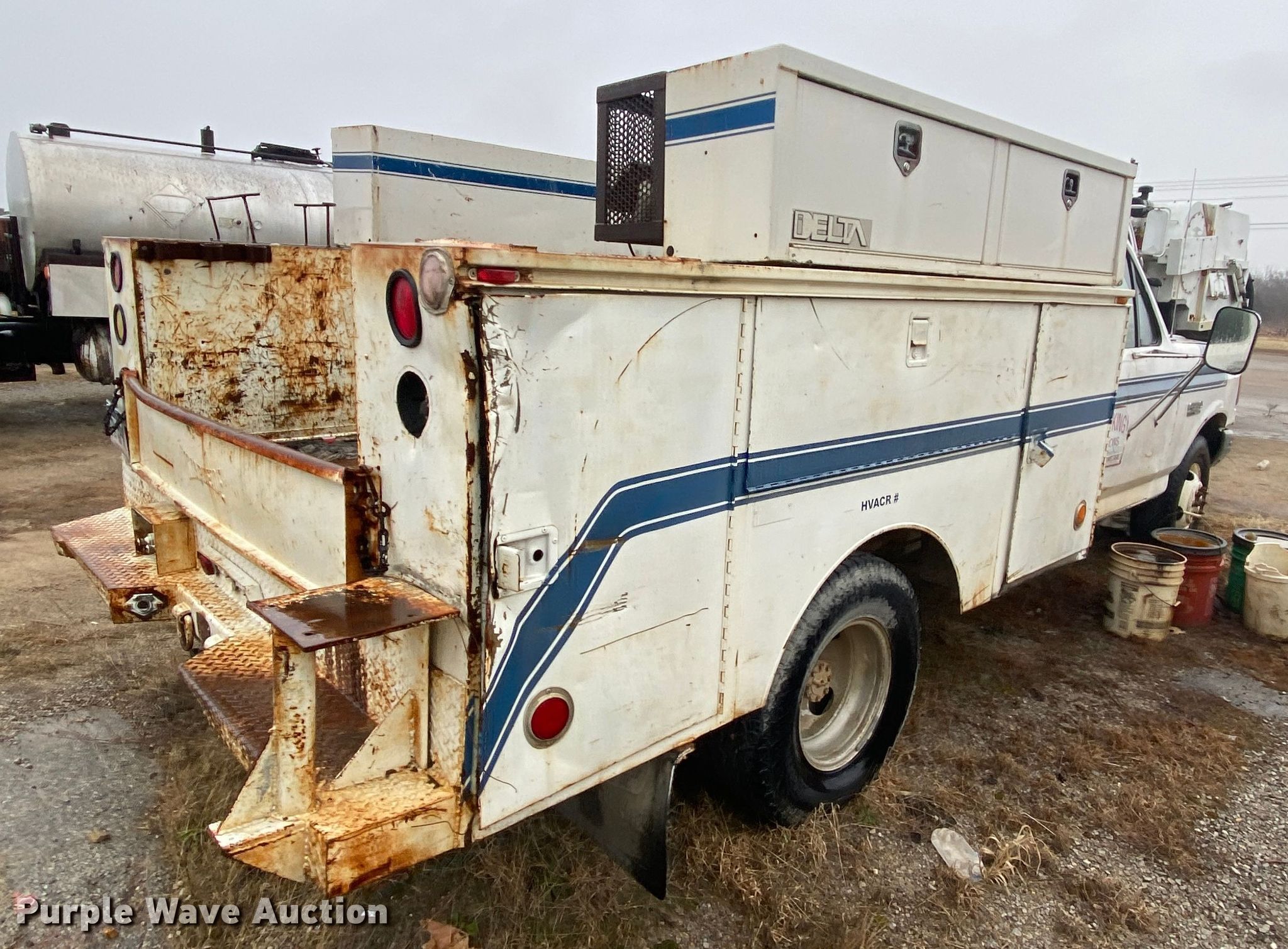 1989 Ford F350 utility bed pickup truck in Mountain Home, AR Item
