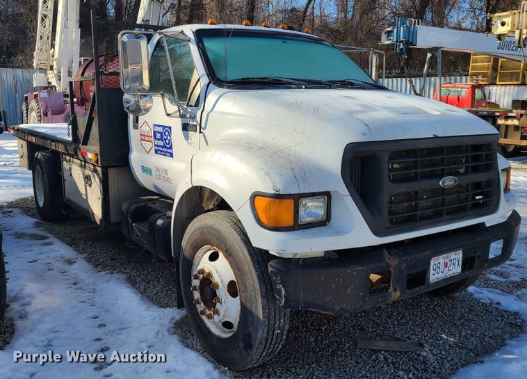 image for item DN6003 2003 Ford F650 Super Duty  flatbed truck