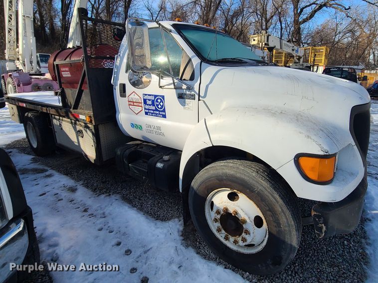 image for item DN6003 2003 Ford F650 Super Duty  flatbed truck