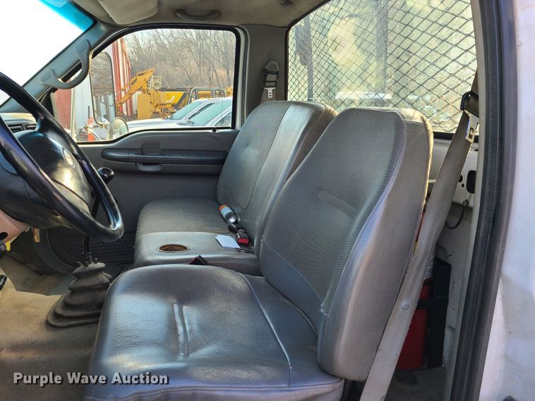 image for item DN6003 2003 Ford F650 Super Duty  flatbed truck