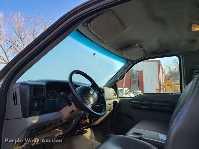 image for item DN6003 2003 Ford F650 Super Duty  flatbed truck