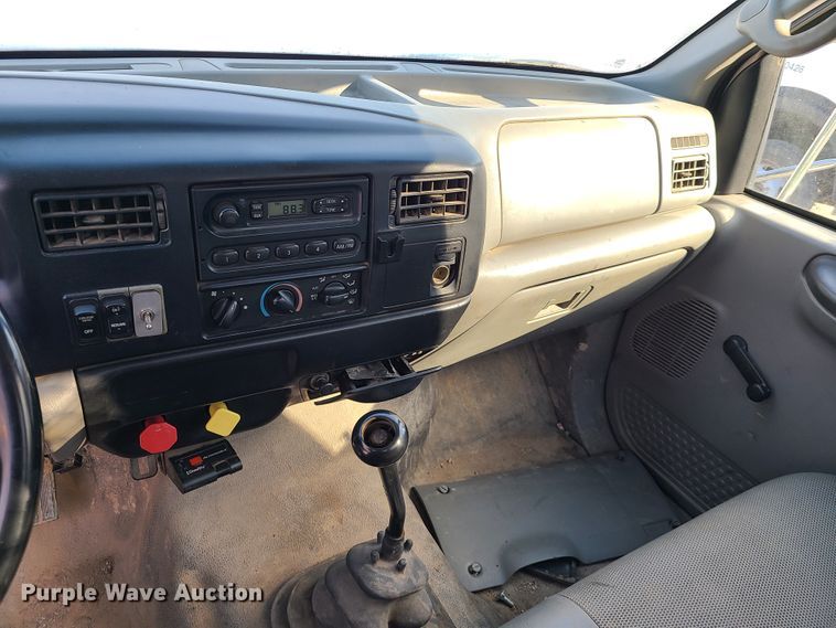 image for item DN6003 2003 Ford F650 Super Duty  flatbed truck