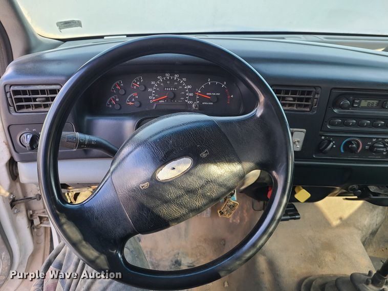 image for item DN6003 2003 Ford F650 Super Duty  flatbed truck