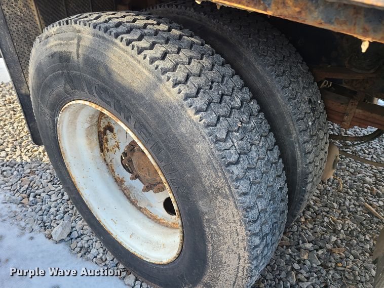 image for item DN6003 2003 Ford F650 Super Duty  flatbed truck