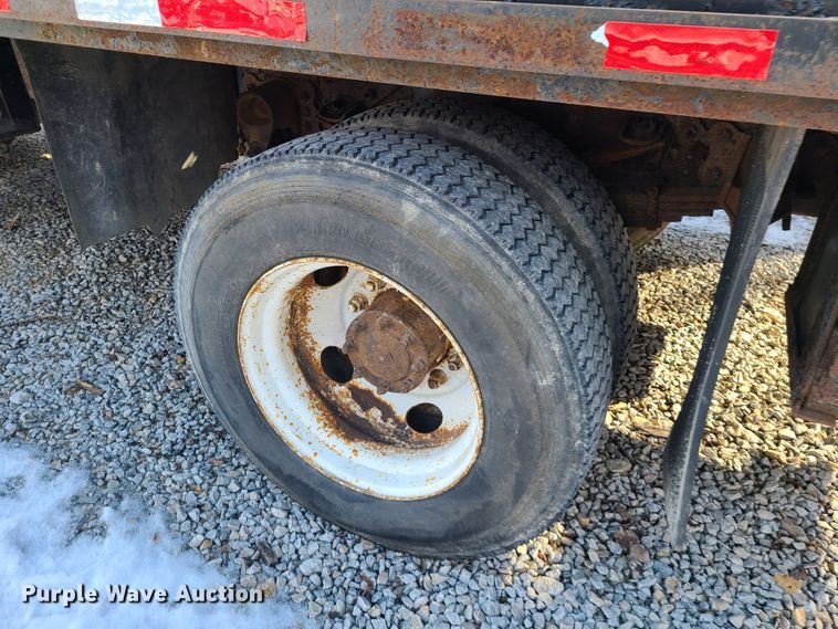 image for item DN6003 2003 Ford F650 Super Duty  flatbed truck