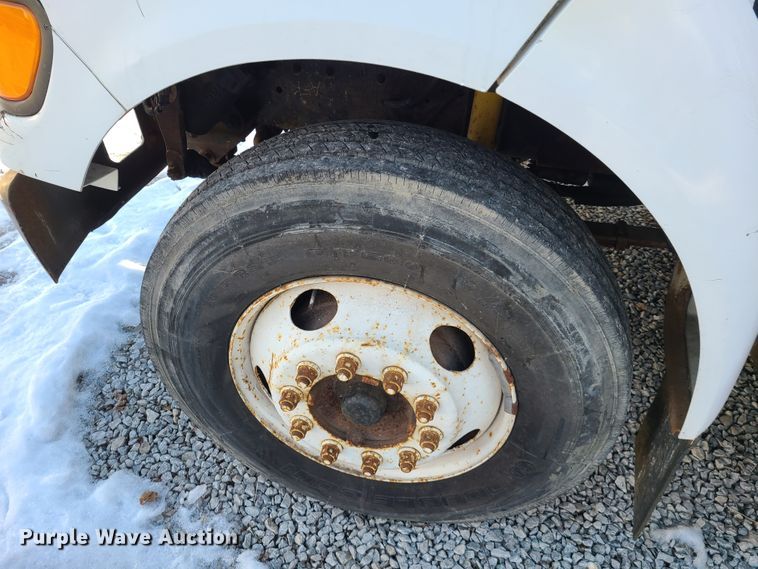 image for item DN6003 2003 Ford F650 Super Duty  flatbed truck