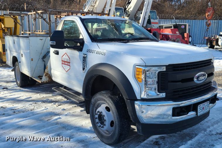 image for item DN6004 2017 Ford F450 Super Duty  utility / service truck